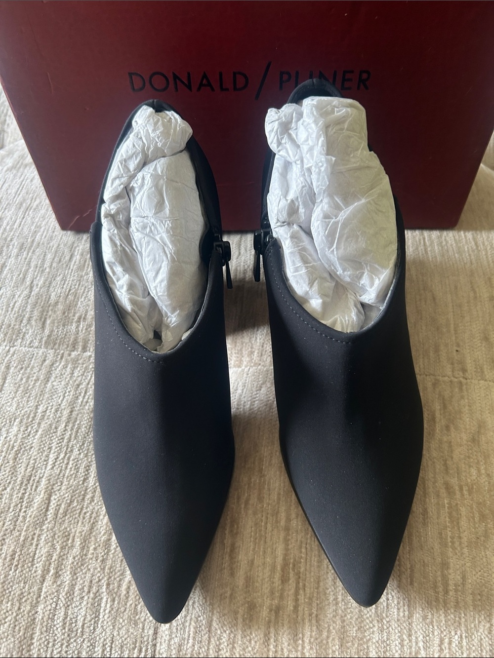 NIB Donald J. Pliner Black Stretch Ankle Booties with Block Heel 6.5 - Picture 2 of 8